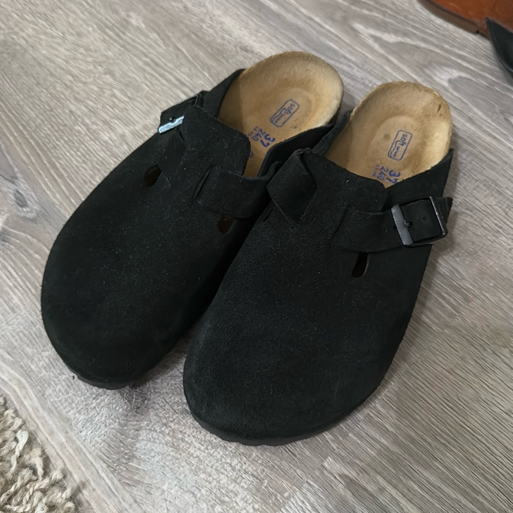 Black boston Birkenstock clogs